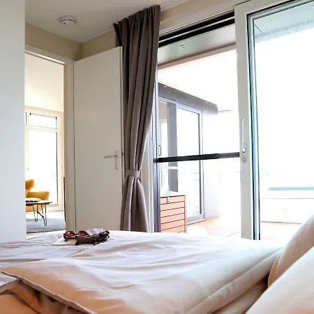 Floatinghouses Bernsteinresort