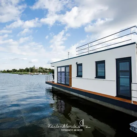 Floatinghouses Bernsteinresort