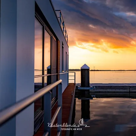 Floatinghouses Bernsteinresort